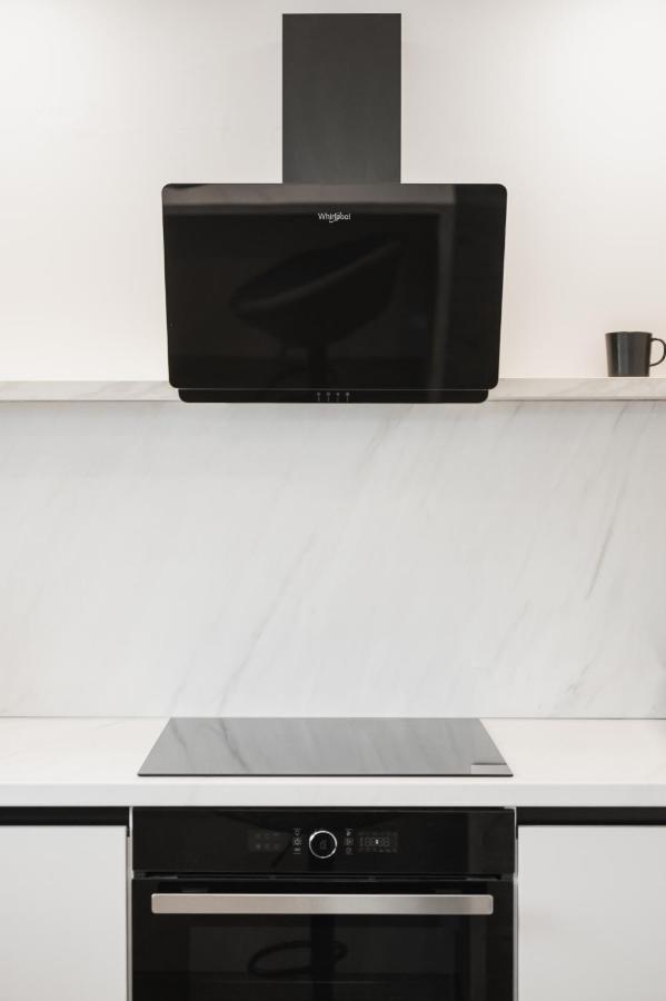 Skylark - Zurich Studio With Terrace & Mountain View براشوف المظهر الخارجي الصورة